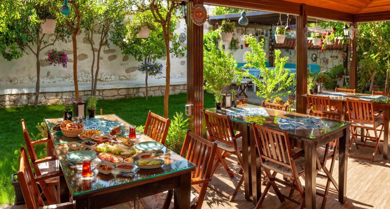 Flores Hotel Alacati Exterior photo