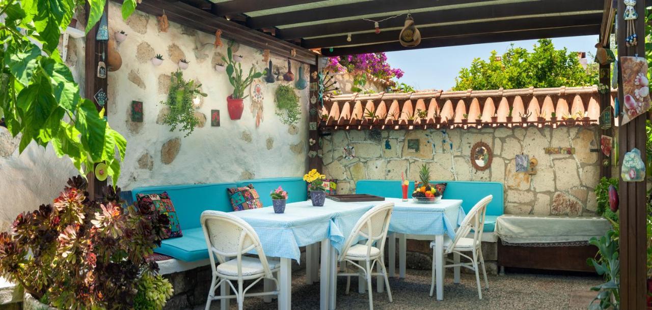 Flores Hotel Alacati Exterior photo