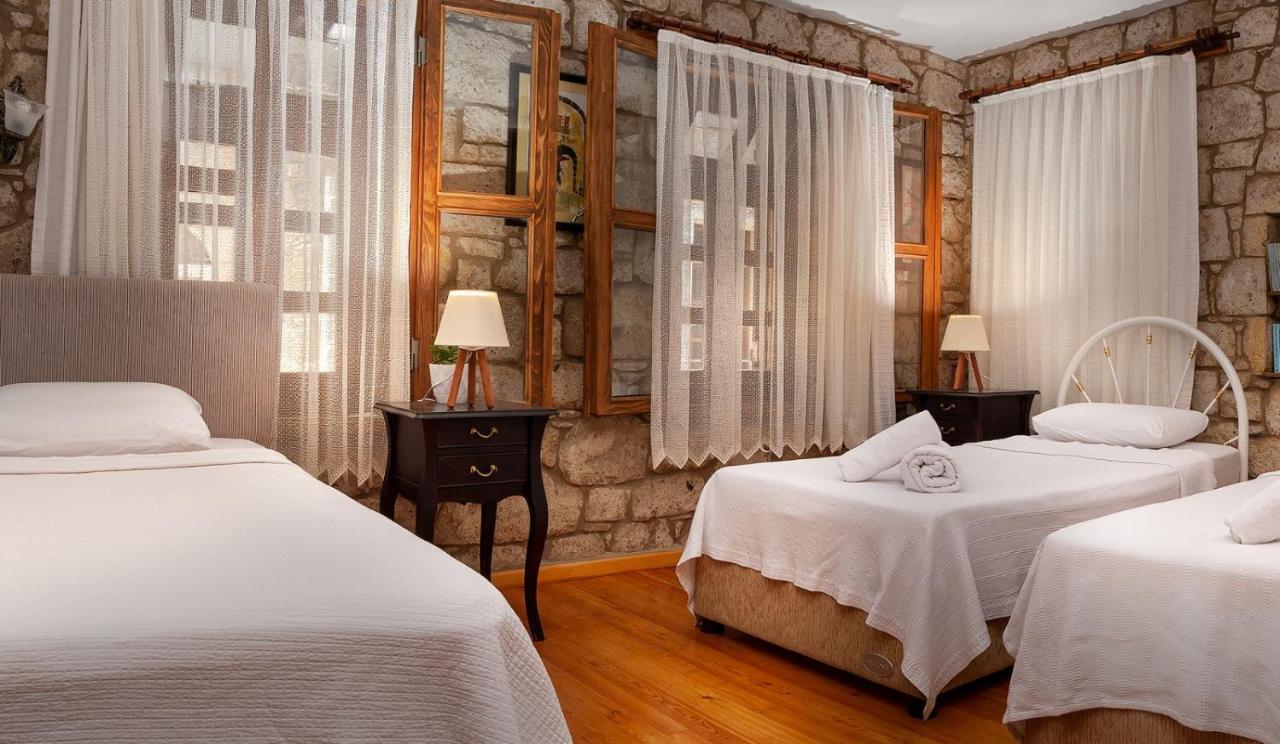 Flores Hotel Alacati Exterior photo