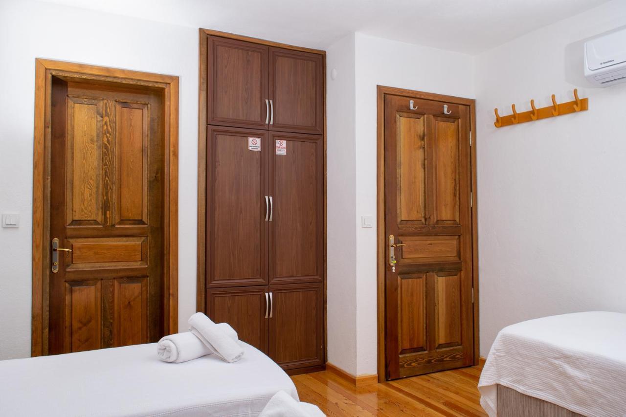 Flores Hotel Alacati Exterior photo