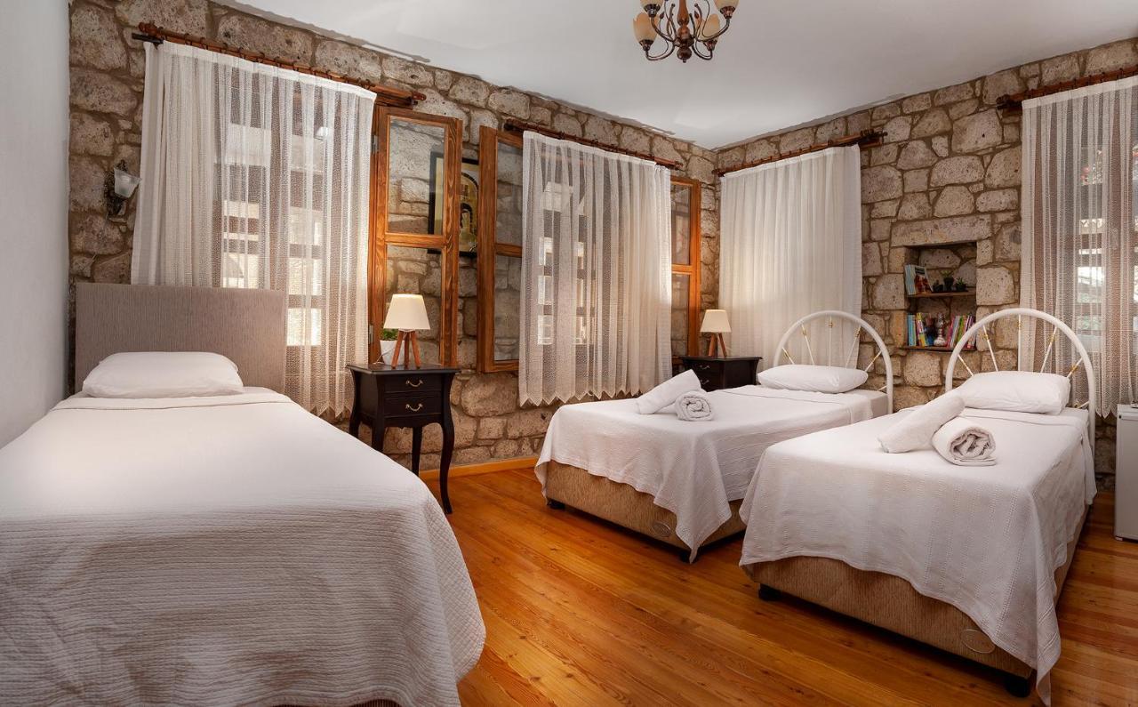 Flores Hotel Alacati Exterior photo