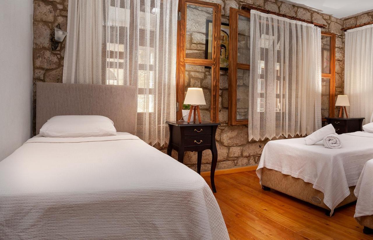 Flores Hotel Alacati Exterior photo