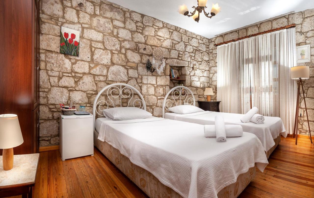 Flores Hotel Alacati Exterior photo
